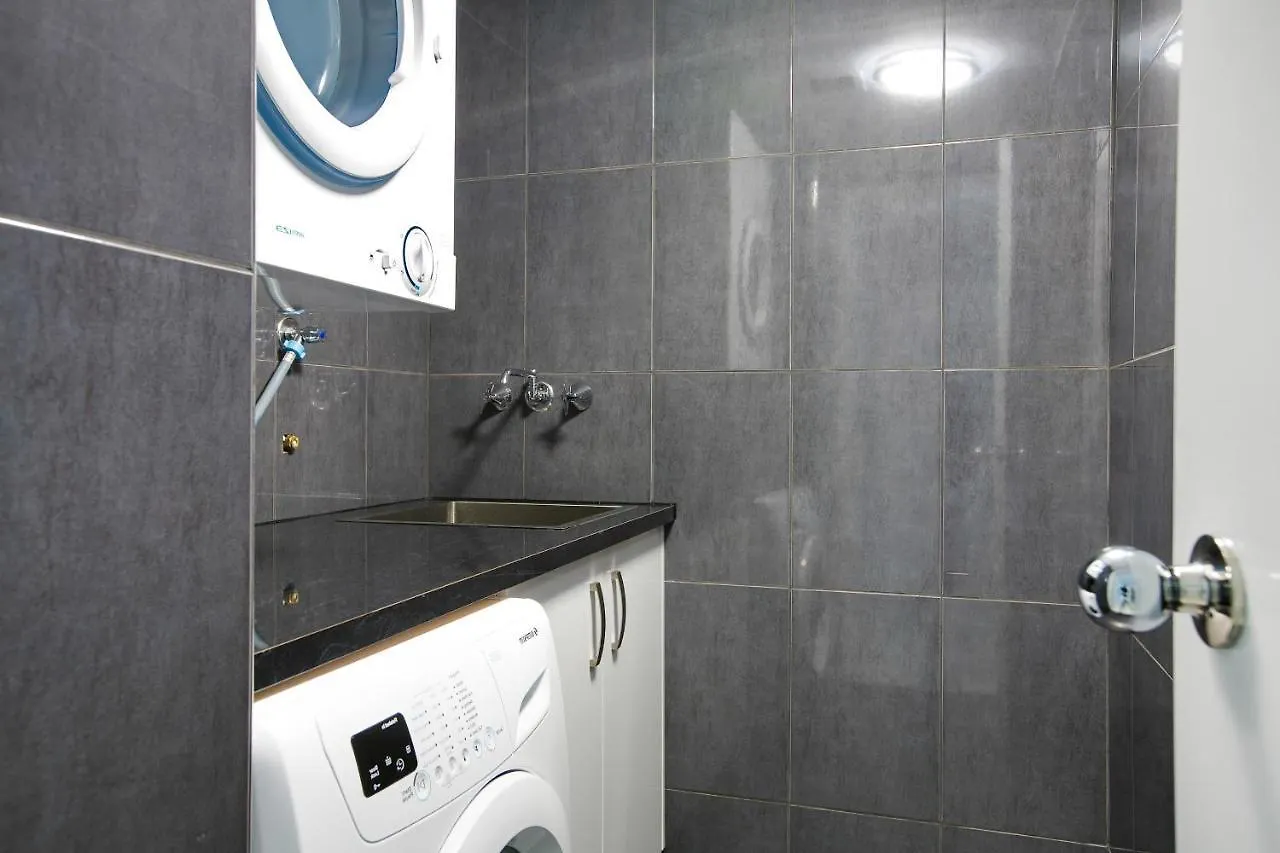 Cairns Luxury Seaview Apartment