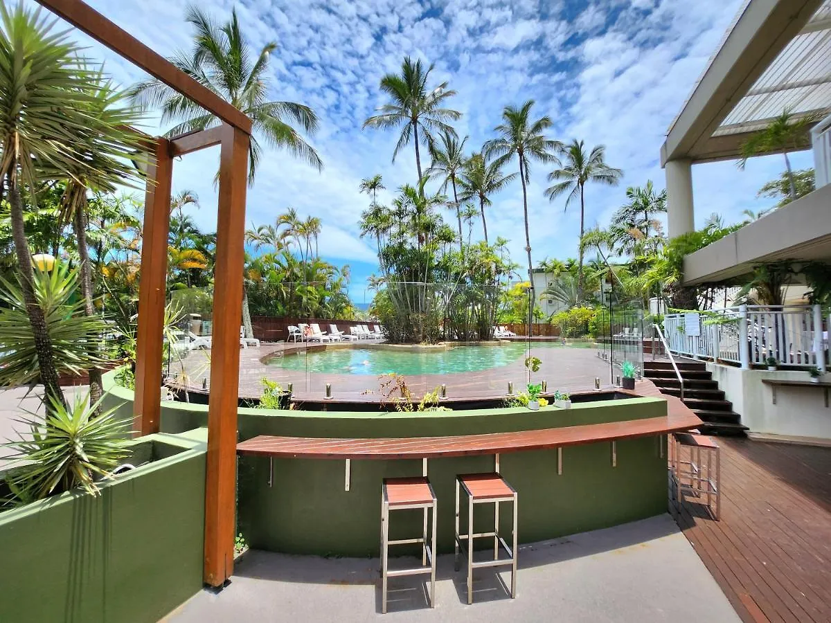 Cairns Luxury Seaview Apartment