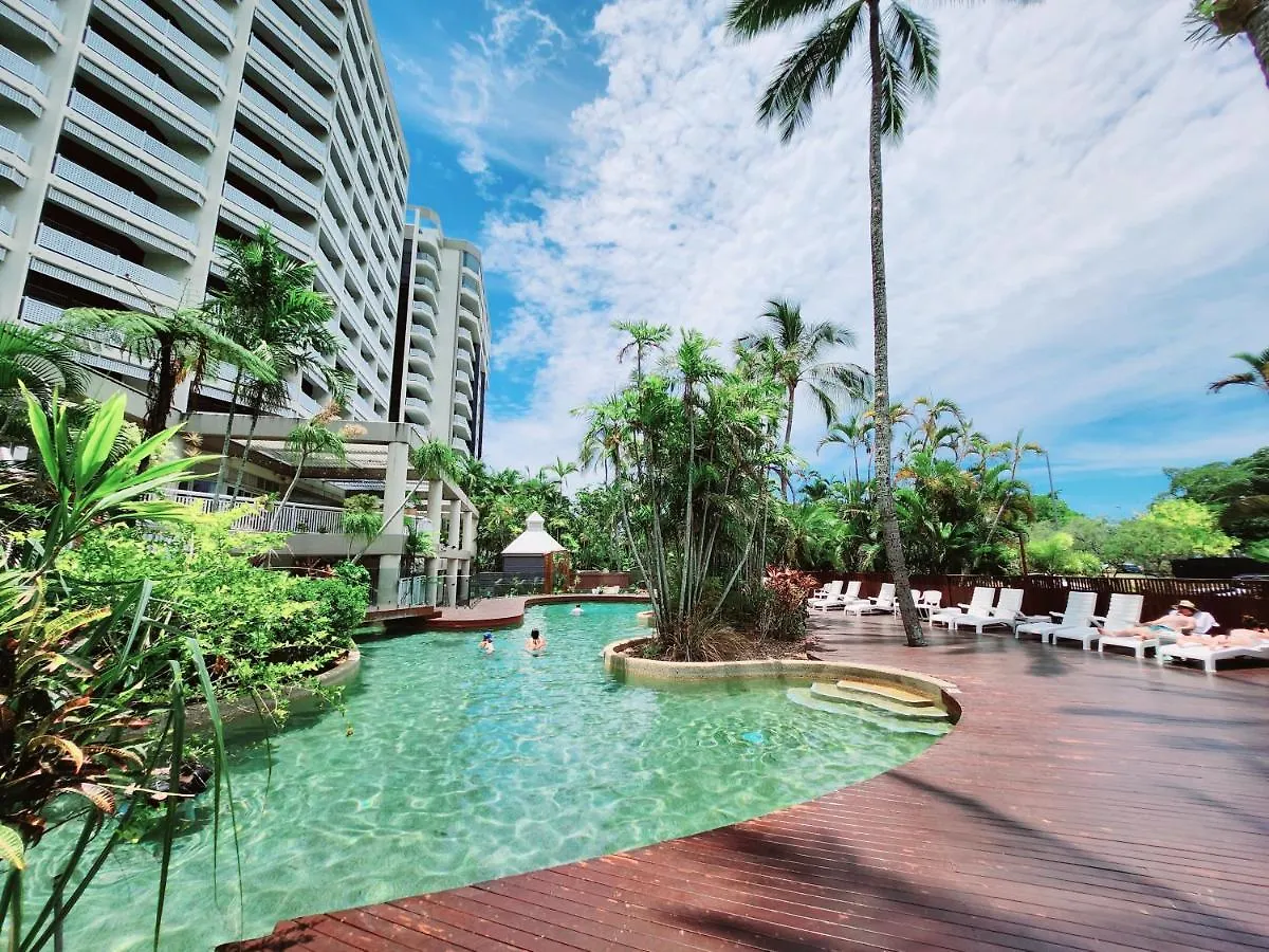 Cairns Luxury Seaview Apartment
