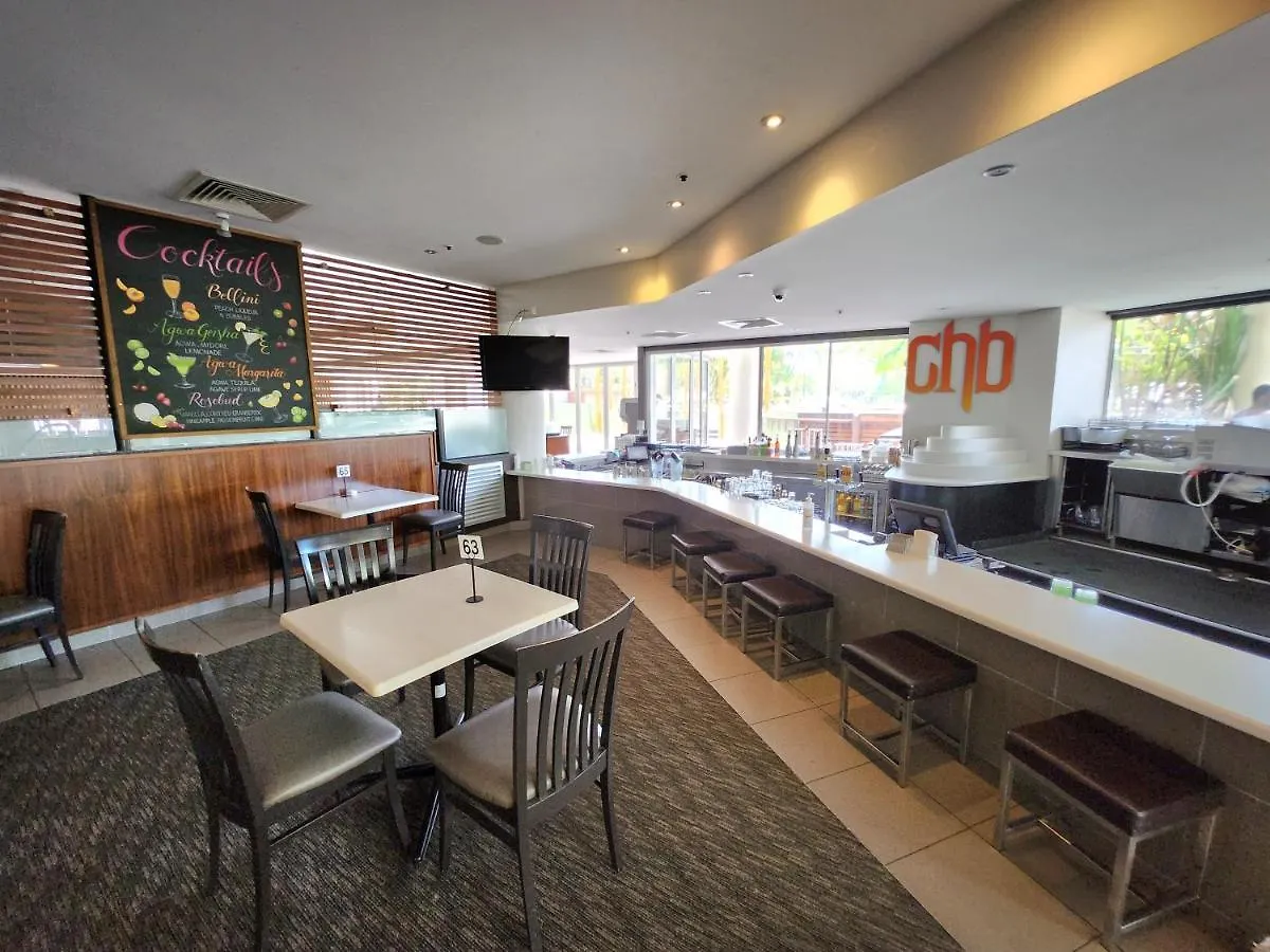 Cairns Luxury Seaview Apartment