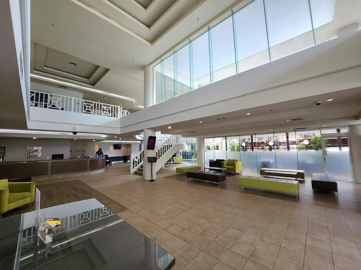 Cairns Luxury Seaview Apartment